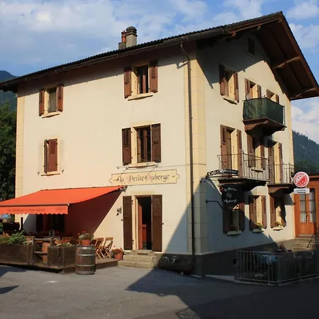 La Petite *